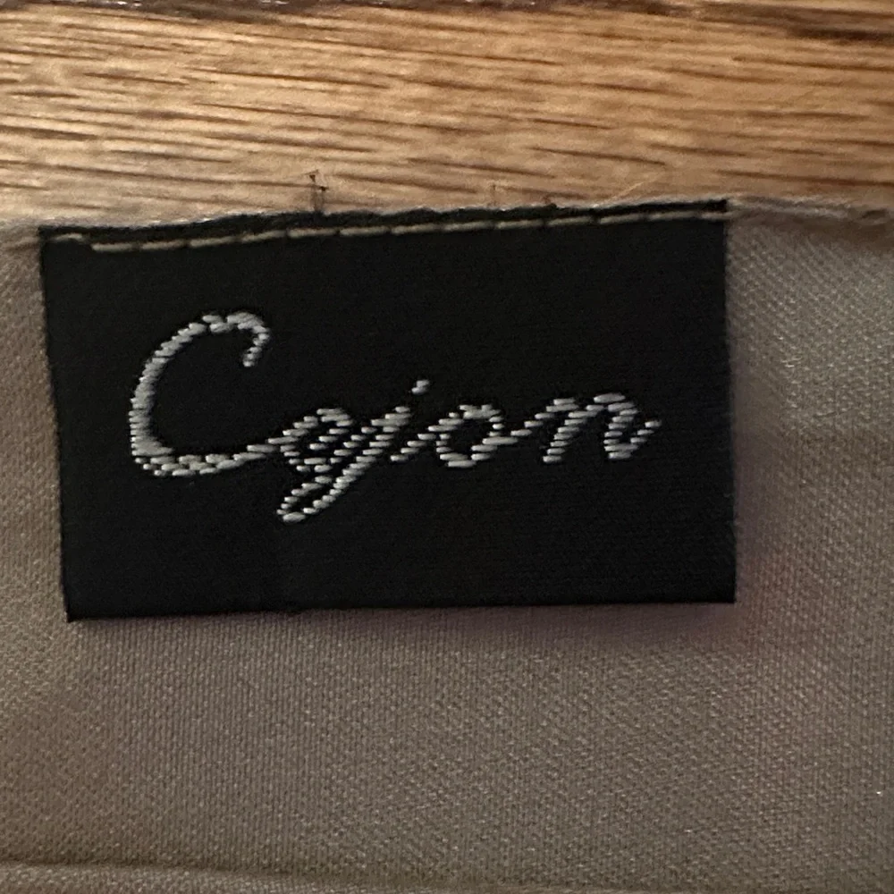 Cajon delicate cream